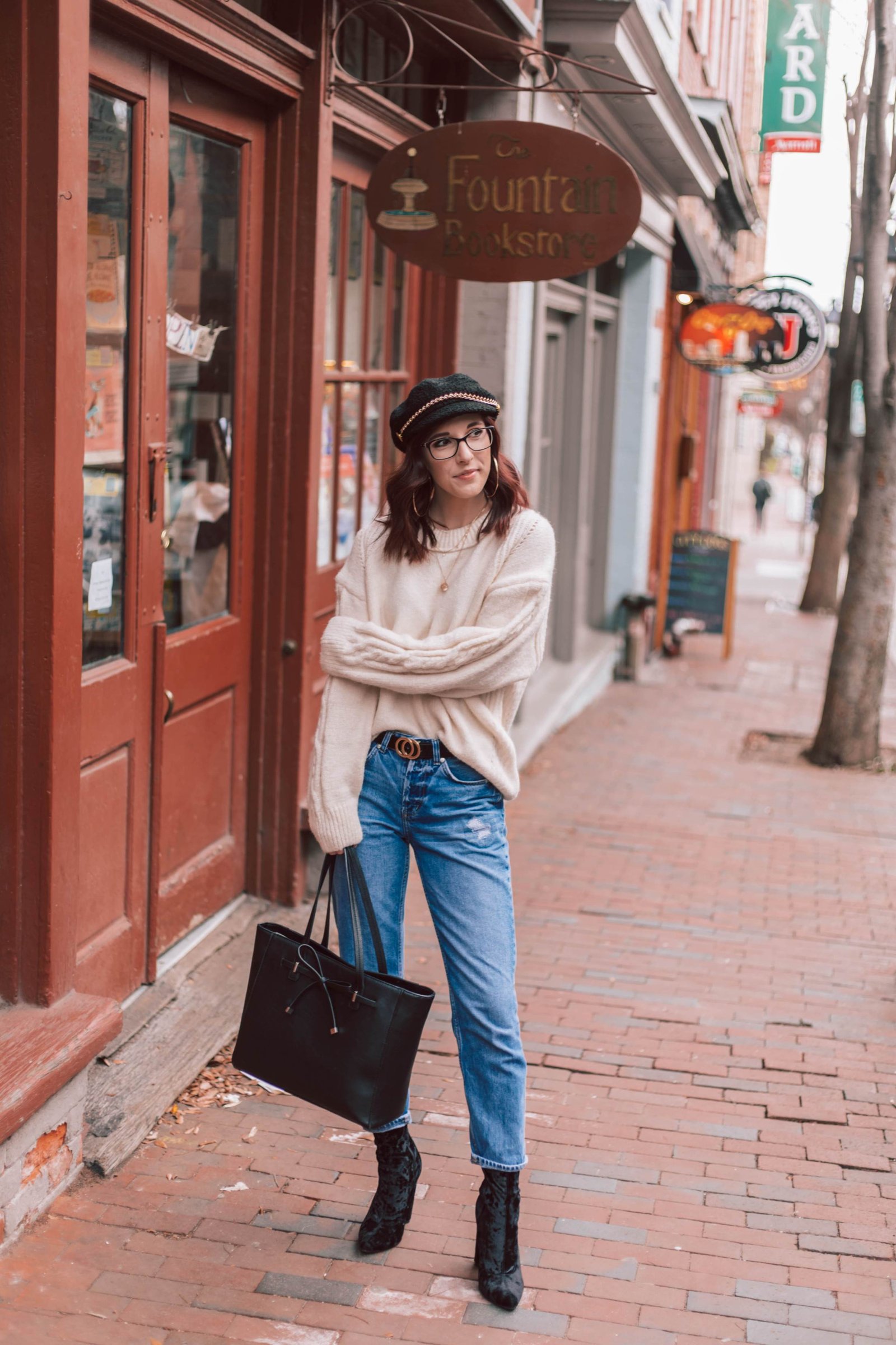 A Bodysuit & Boyfriend Jeans Outfit For Fall - Fashion Fairytale