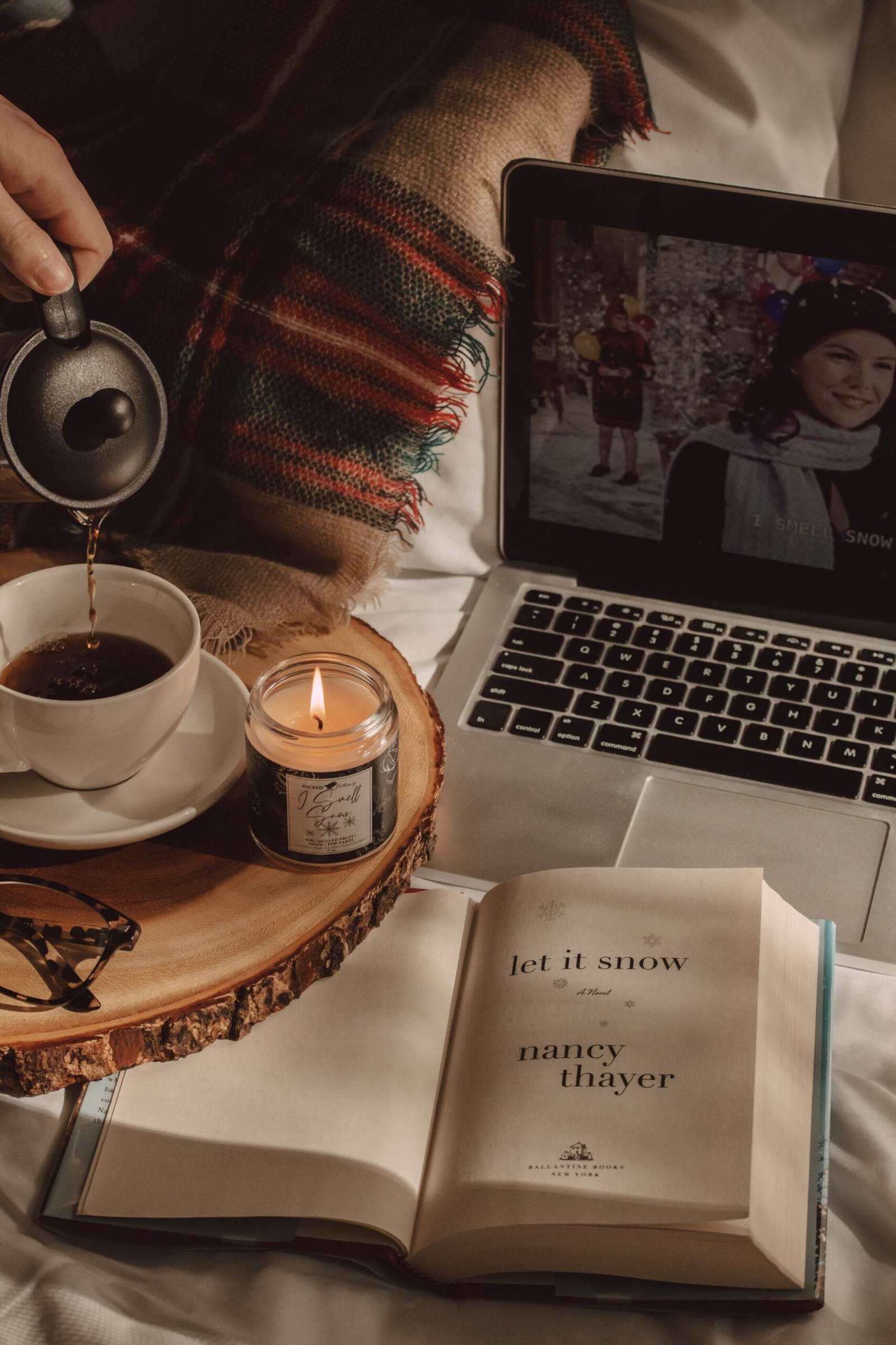 The Coziest Christmas Books to Read This Year by The Espresso Edition cozy book and lifestyle blog