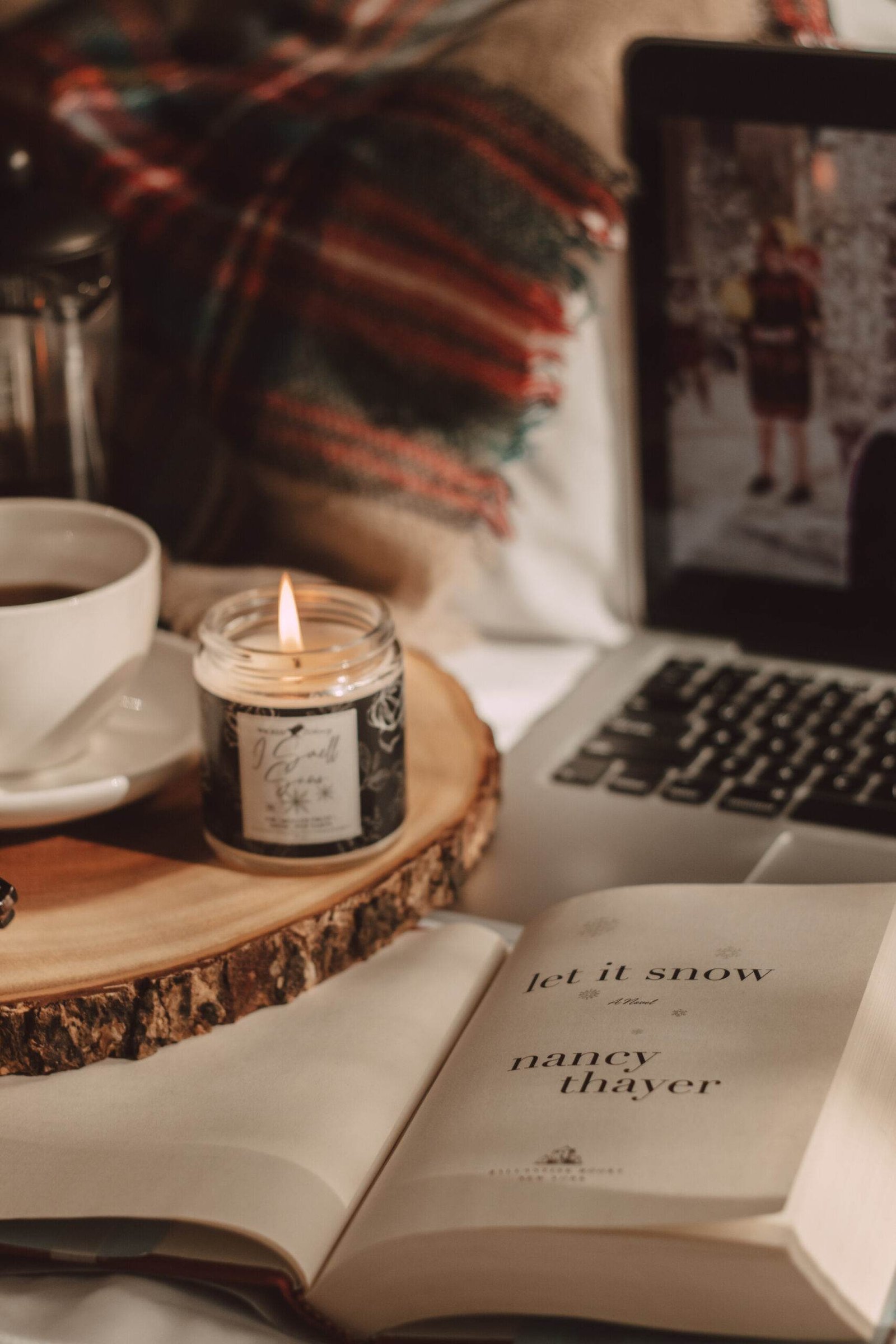 The Coziest Christmas Books to Read This Year by The Espresso Edition cozy book and lifestyle blog