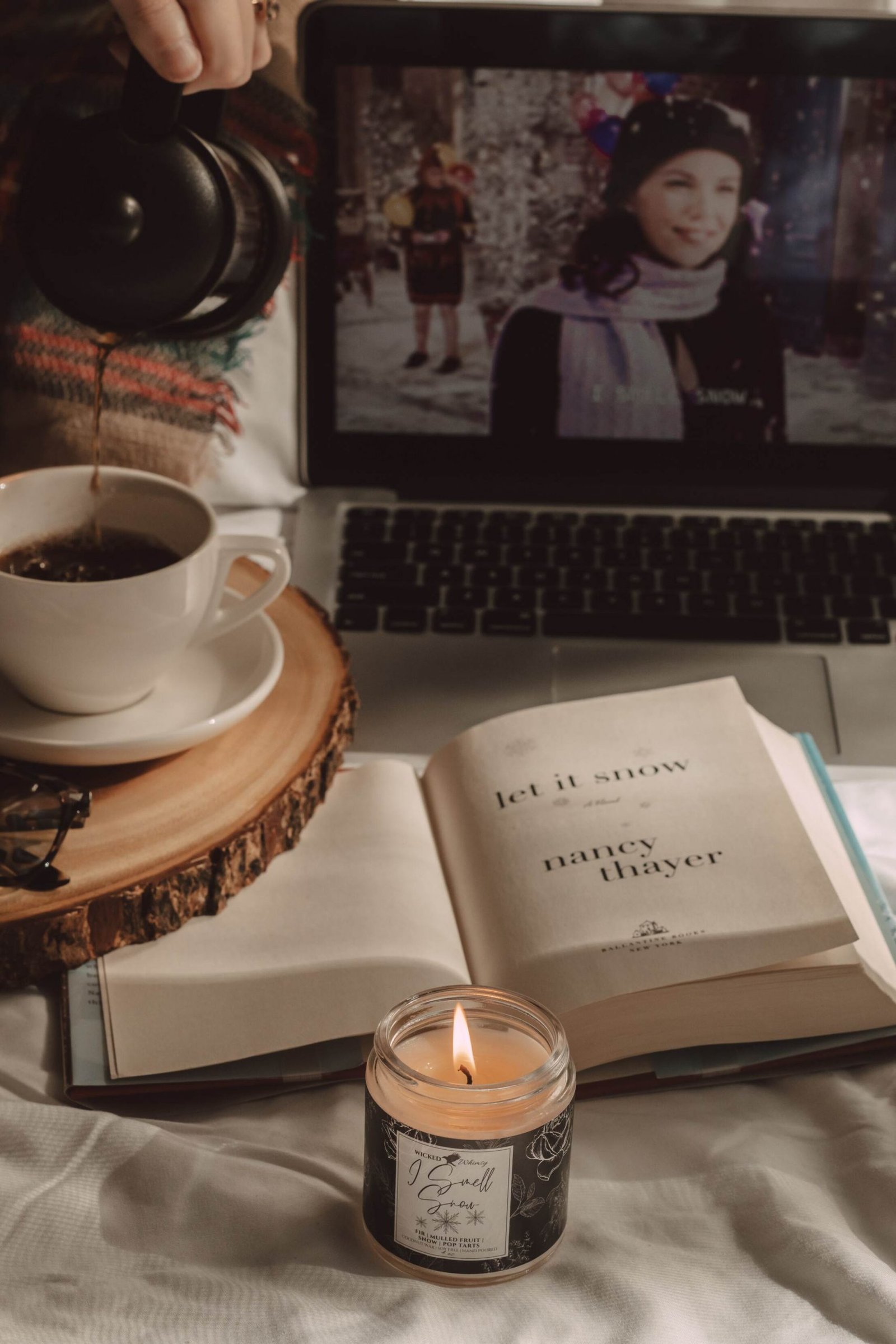 The Coziest Christmas Books to Read This Year by The Espresso Edition cozy book and lifestyle blog