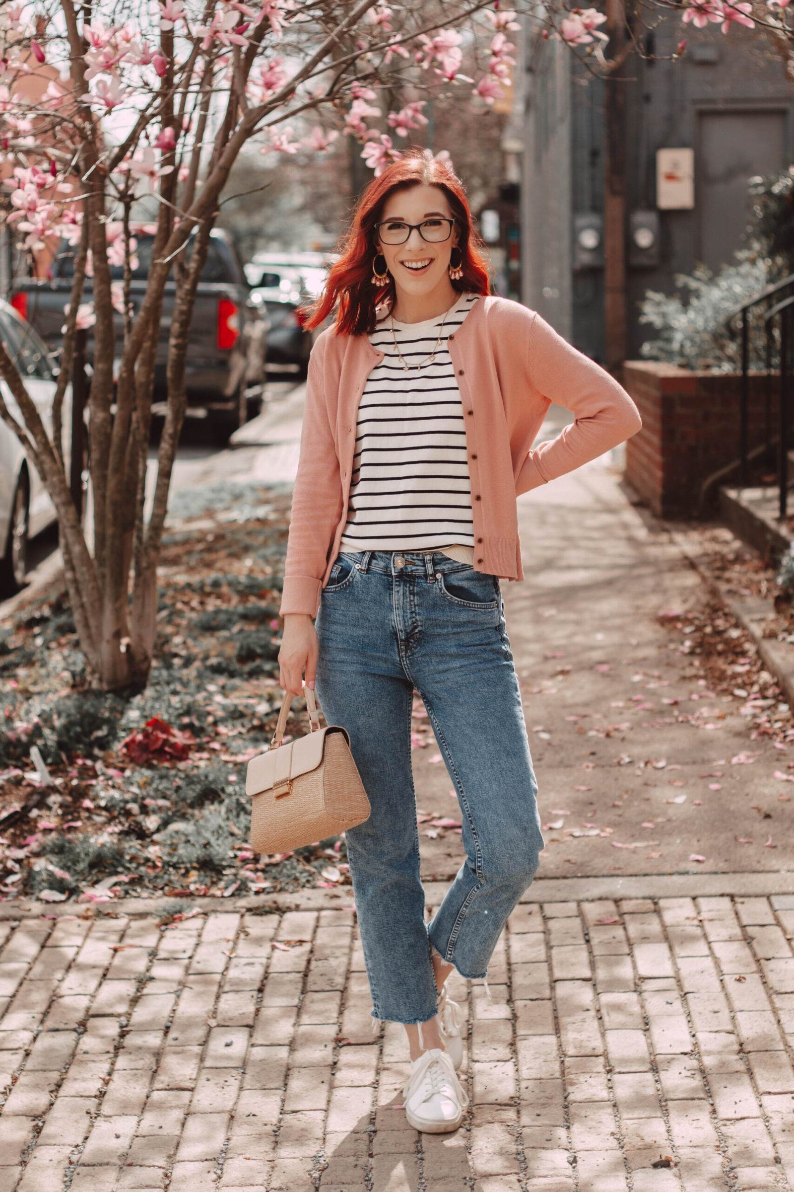 Straight Leg Jeans Outfit Ideas 